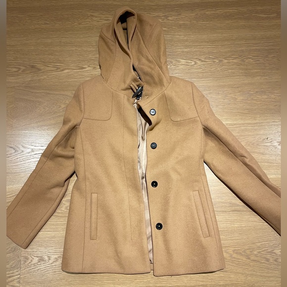 Aritzia Jacket ✨ - Picture 2 of 8